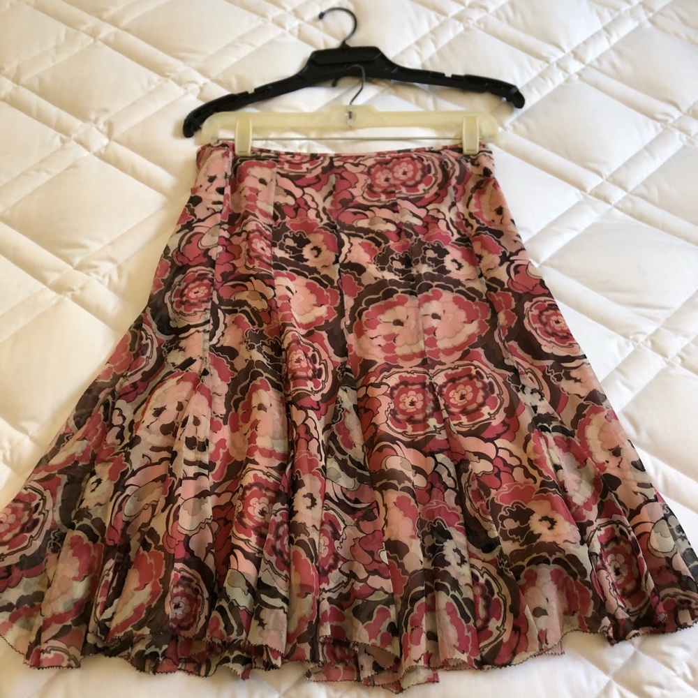 Beautiful Elie Tahari pink floral skirt